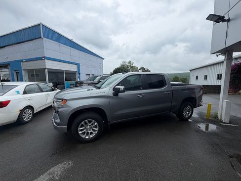 Used 2024 Chevrolet Silverado 1500 LT AWD/4WD image 2
