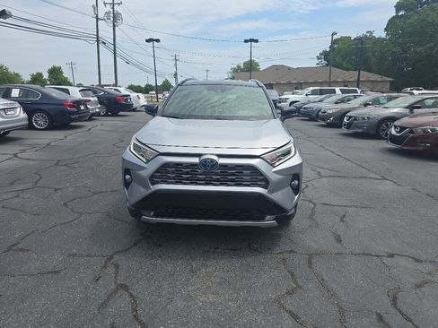 Used 2019 Toyota RAV4 XSE w/ XSE Weather Package AWD/4WD image 2
