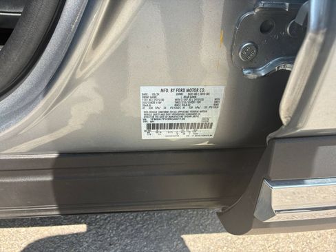 Used 2024 Ford Explorer Limited RWD image 23