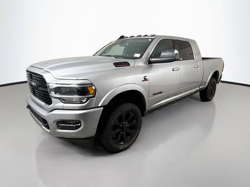 Used 2022 RAM 3500 Laramie AWD/4WD image 3