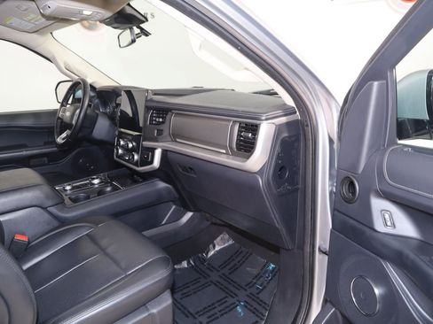 Used 2024 Ford Expedition Max XLT image 40