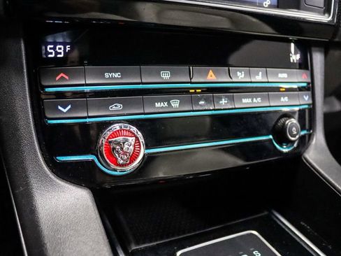 Used 2018 Jaguar F-PACE Prestige AWD/4WD image 24