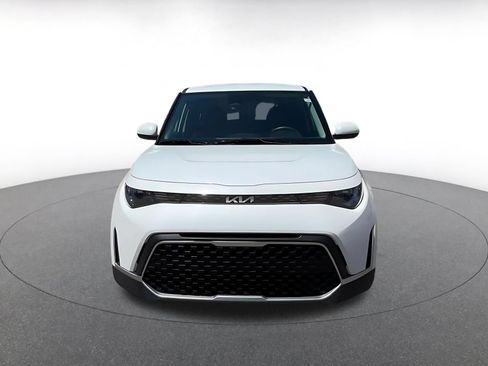 Used 2025 Kia Soul LX w/ LX Technology Package FWD image 4