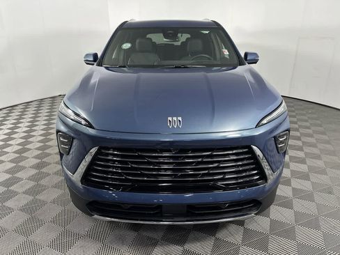 Used 2025 Buick Enclave Preferred image 3