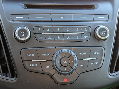 Used 2017 Ford Focus SE image 22