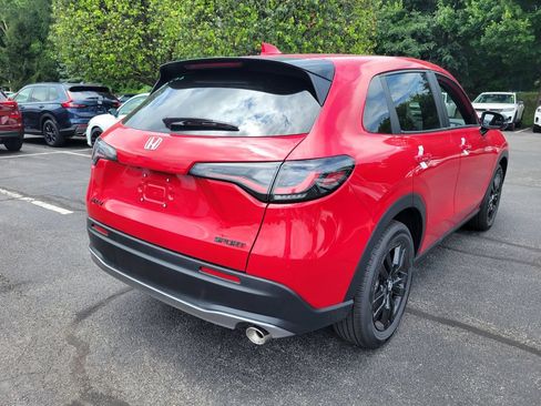 Certified 2026 Honda HR-V Sport image 3