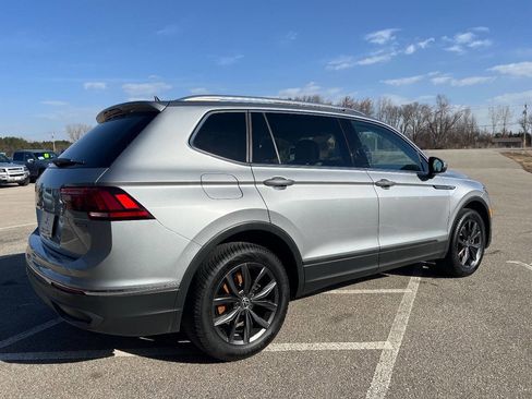 Used 2023 Volkswagen Tiguan SE image 6