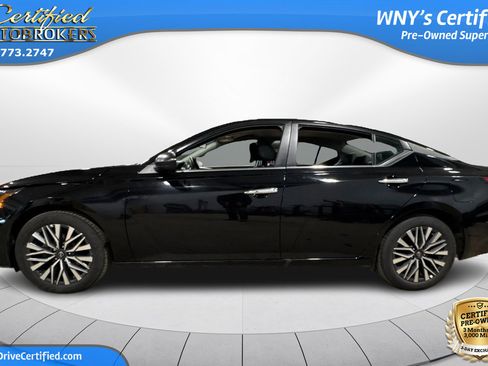 Used 2025 Nissan Altima 2.5 SV image 9