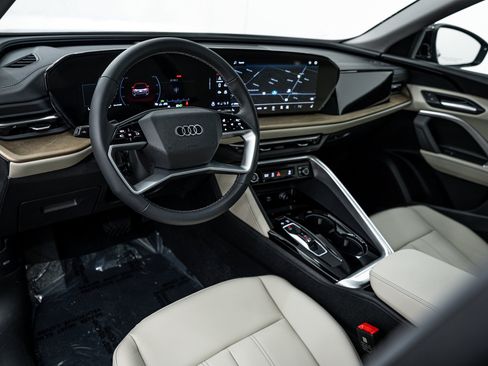 New 2025 Audi Q5 2.0T Premium image 8