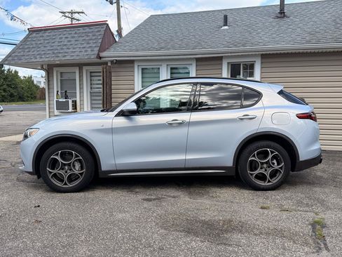 Used 2022 Alfa Romeo Stelvio Ti AWD/4WD image 3