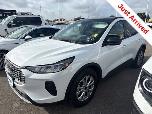 Used 2026 Ford Escape Active w/ Tech Pack #1 FWD image 3