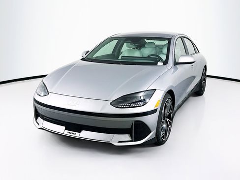 Used 2023 Hyundai Ioniq 6 SEL RWD image 3