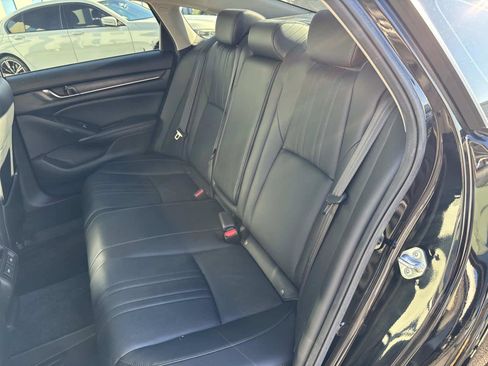 Used 2022 Honda Accord Touring image 12