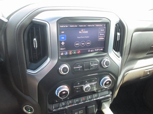 Used 2020 GMC Sierra 1500 SLT w/ SLT Premium Package image 27