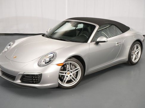 Used 2019 Porsche 911 Carrera 4 AWD/4WD image 6