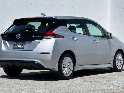 Used 2022 Nissan Leaf S FWD image 3