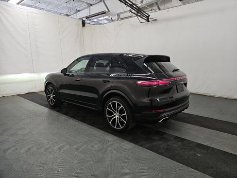 Used 2023 Porsche Cayenne AWD/4WD image 8