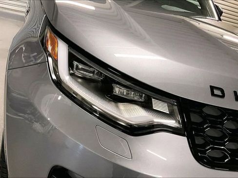 Certified 2025 Land Rover Discovery Dynamic SE AWD/4WD image 28