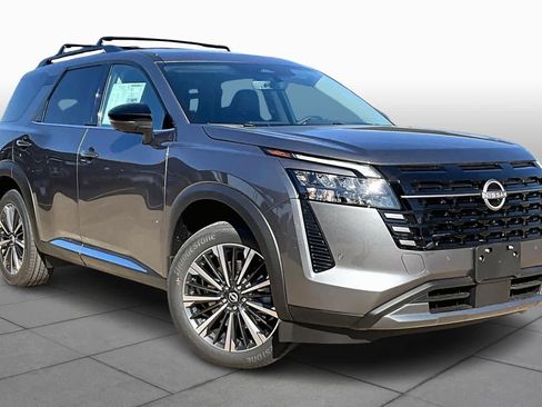 New 2026 Nissan Pathfinder Platinum image 2