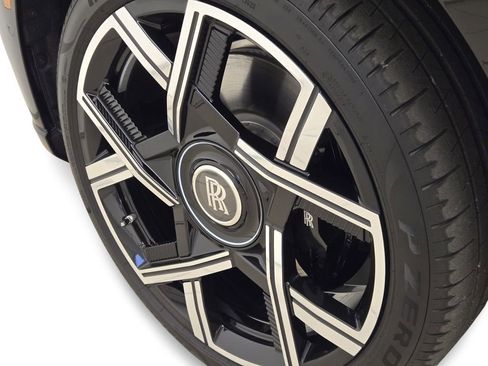 New 2026 Rolls-Royce Cullinan Black Badge image 12