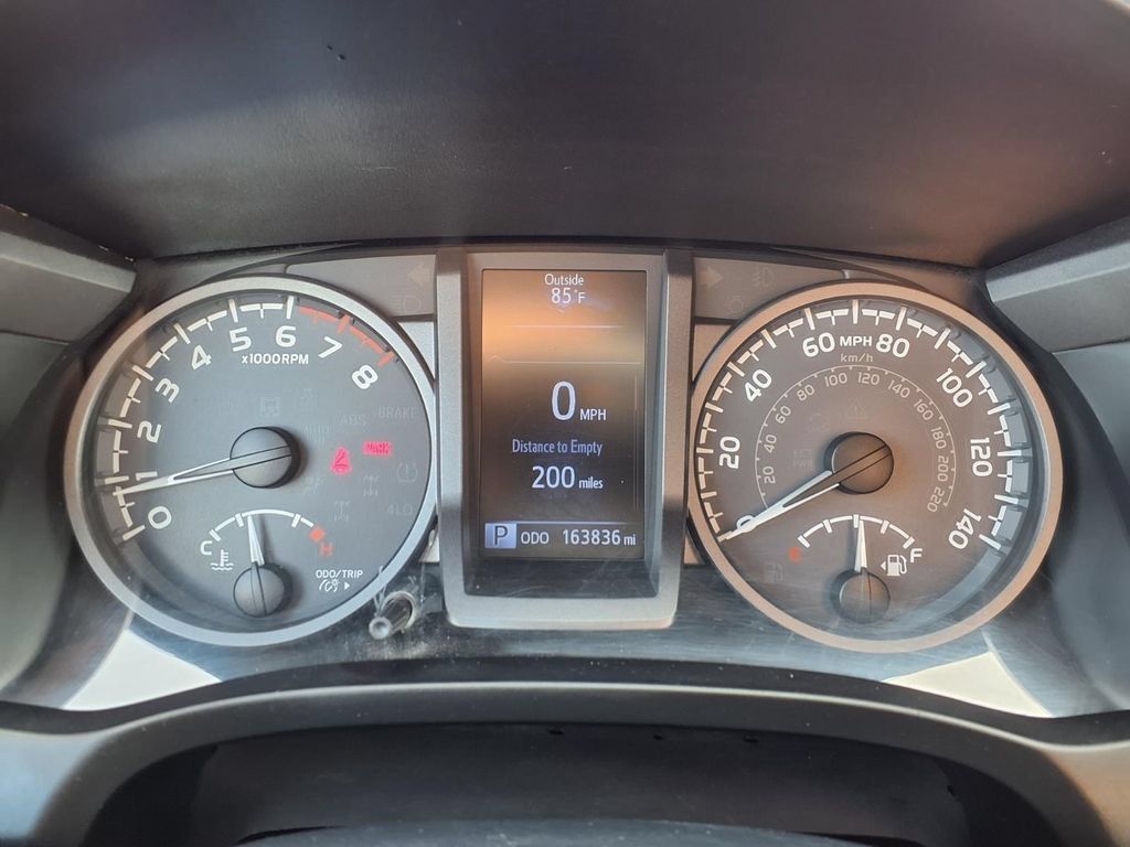 Used 2017 Toyota Tacoma TRD Off-Road AWD/4WD image 17