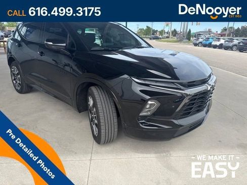 Used 2025 Chevrolet Blazer RS w/ Driver Confidence II Package AWD/4WD image 3