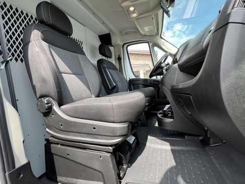 Used 2021 RAM ProMaster 2500 w/ Convenience Group FWD image 14