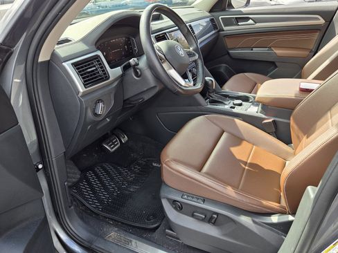 Used 2022 Volkswagen Atlas SEL R-Line image 13