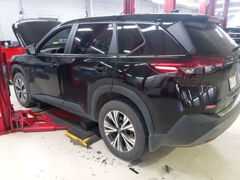 Used 2022 Nissan Rogue SV image 5