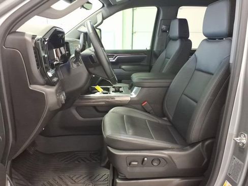 Used 2025 Chevrolet Silverado 2500 LTZ w/ LTZ Premium Package AWD/4WD image 12