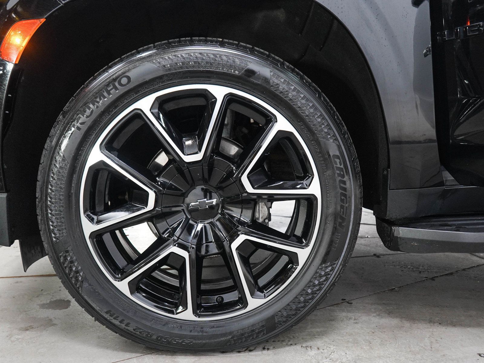 Used 2022 Chevrolet Suburban RST w/ Sport Performance Package AWD/4WD image 32