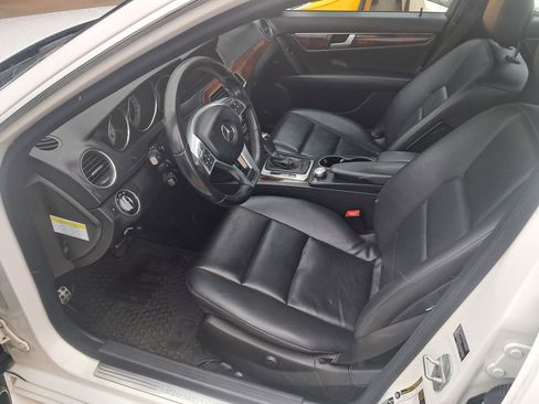 Used 2014 Mercedes-Benz C 300 4MATIC Sedan image 3
