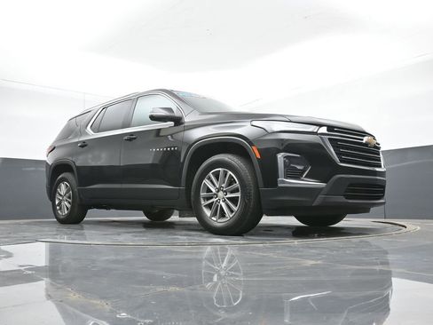 Used 2023 Chevrolet Traverse LT image 48
