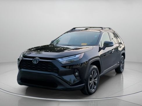 Used 2023 Toyota RAV4 XLE Premium AWD/4WD image 11