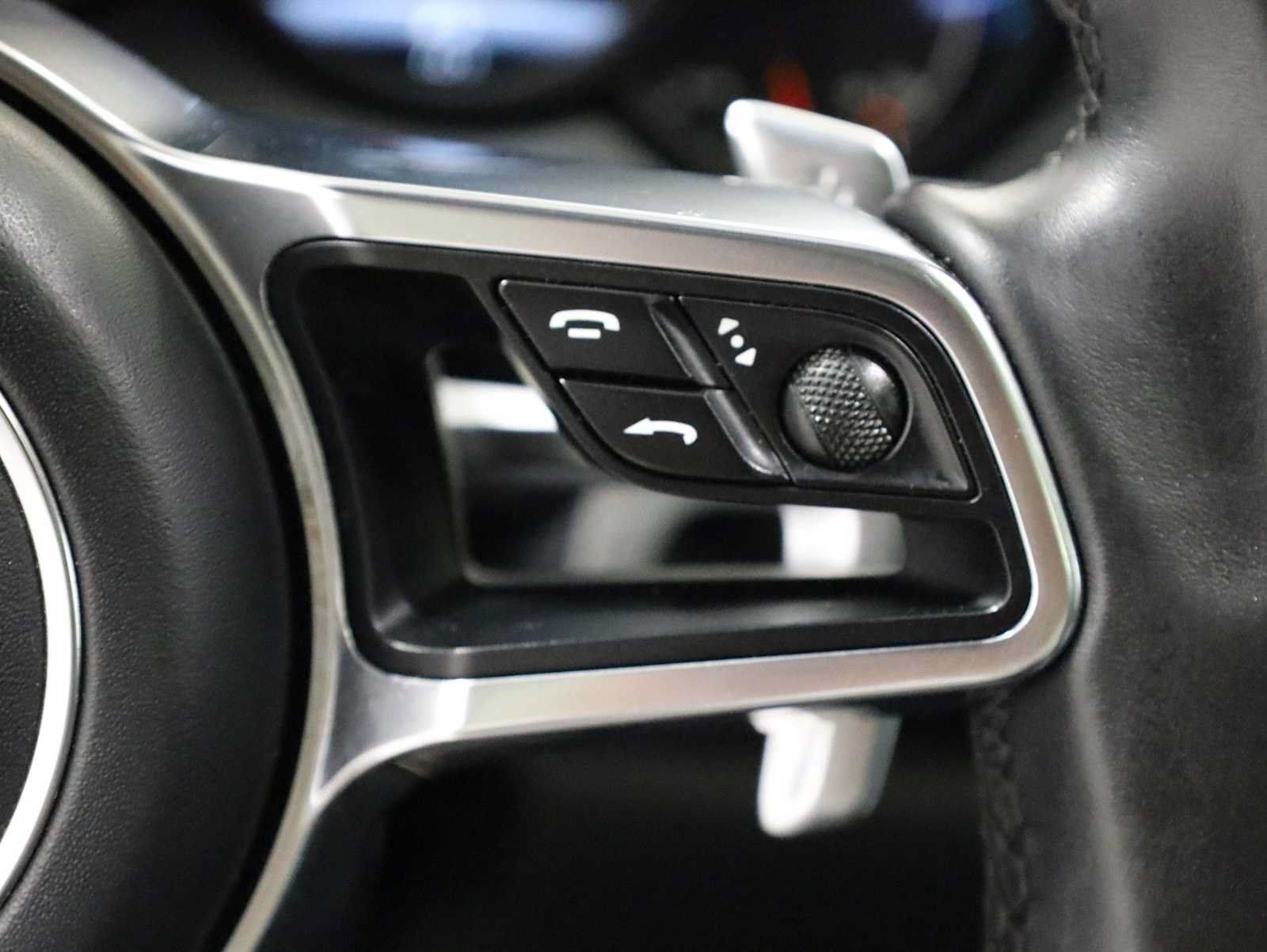 Used 2016 Porsche Cayenne GTS AWD/4WD image 28