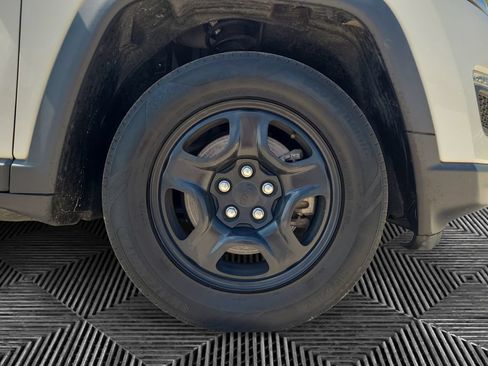 Used 2017 Jeep Compass Sport FWD image 16