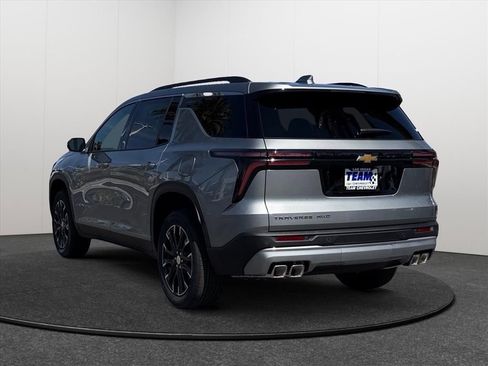 New 2026 Chevrolet Traverse LT w/ Sun and Wheel Package AWD/4WD image 4