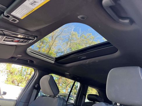 Used 2025 Jeep Grand Cherokee Laredo X image 12