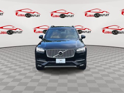 Used 2018 Volvo XC90 T6 Momentum w/ Convenience Package AWD/4WD image 3