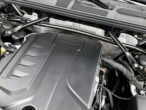 Used 2025 Audi Q5 Premium Plus w/ Premium Plus image 34