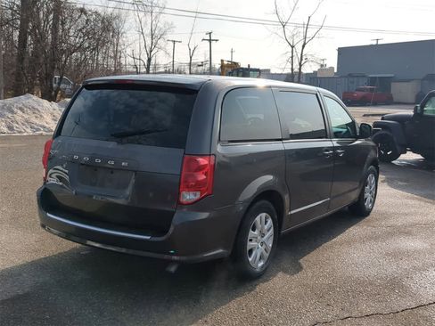 Used 2018 Dodge Grand Caravan SE image 14