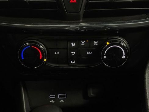 Used 2025 Buick Encore GX Sport Touring image 30