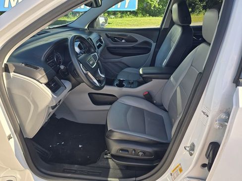 Used 2024 GMC Terrain SLT FWD image 12