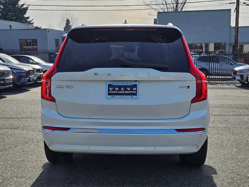 Certified 2025 Volvo XC90 B5 Core image 4
