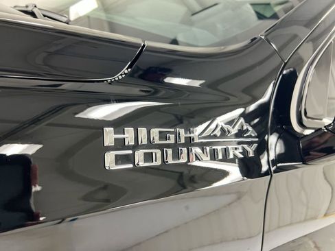 Used 2025 Chevrolet Tahoe High Country image 27