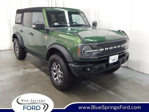 Used 2023 Ford Bronco Badlands image 1
