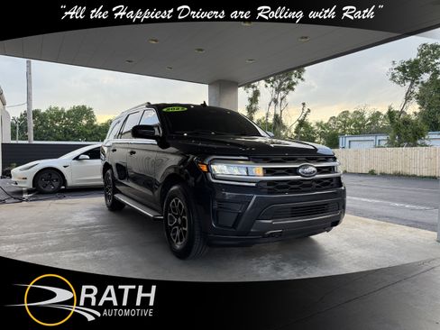Used 2022 Ford Expedition XLT AWD/4WD image 1