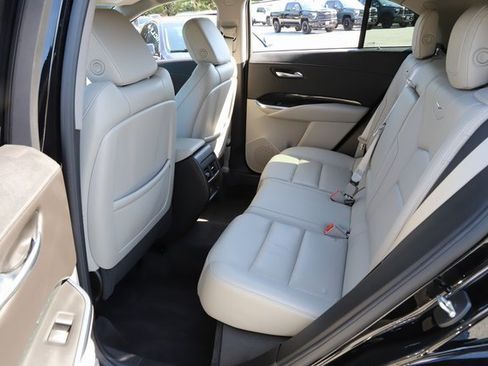 Used 2022 Cadillac XT4 Premium Luxury w/ Safety Alert Package image 15