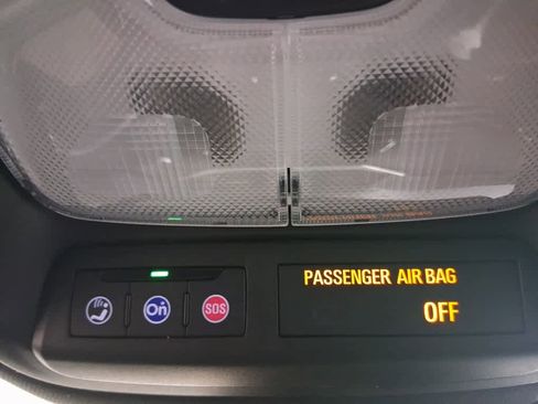 Used 2023 Chevrolet TrailBlazer RS w/ Sun and Liftgate Package image 40