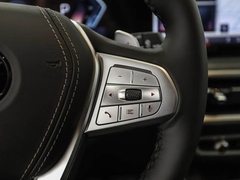Used 2025 BMW X7 xDrive40i image 13